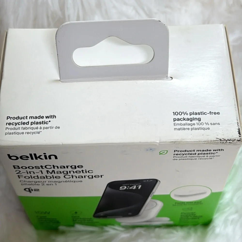 Belkin BoostCharge 2-in-1 Magnetic Foldable Charger - White